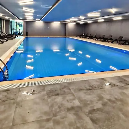 Lux In Center 아파트호텔 3*