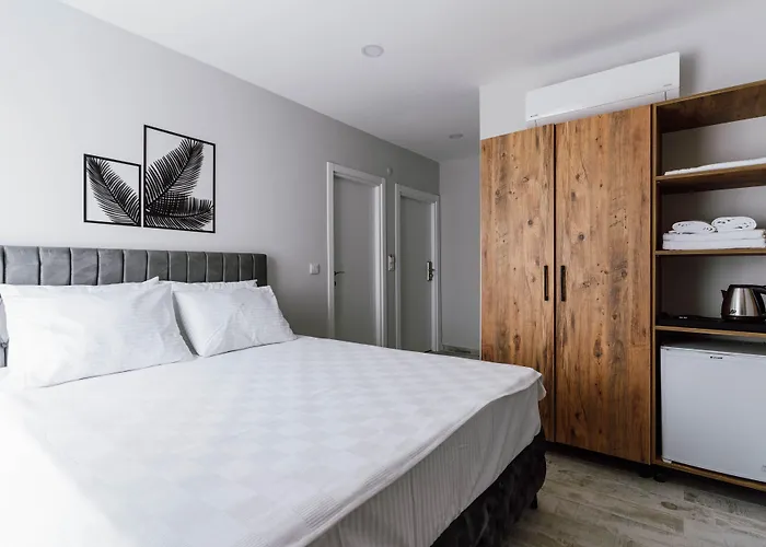 アパートホテル Lux In Center